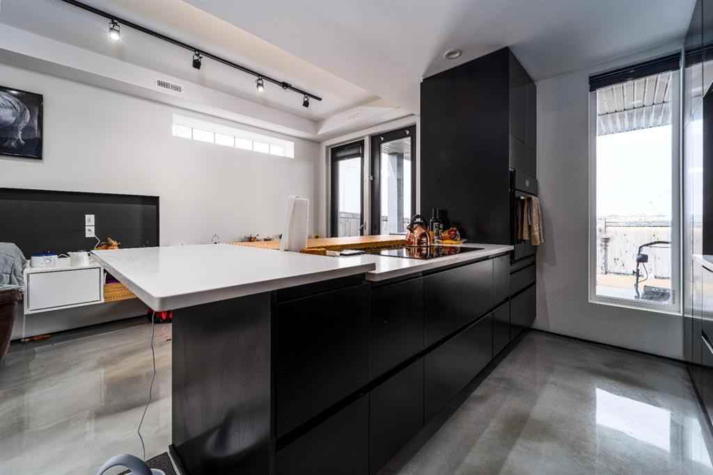 351B Skeena Cres W - Photo 2 of 19