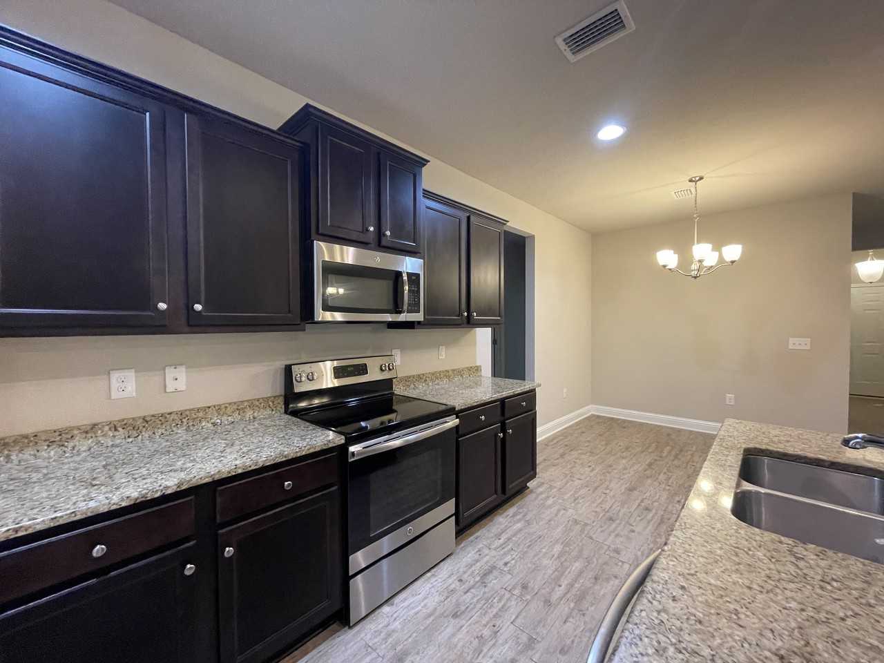 31849 Calder Ct - Photo 2 of 13