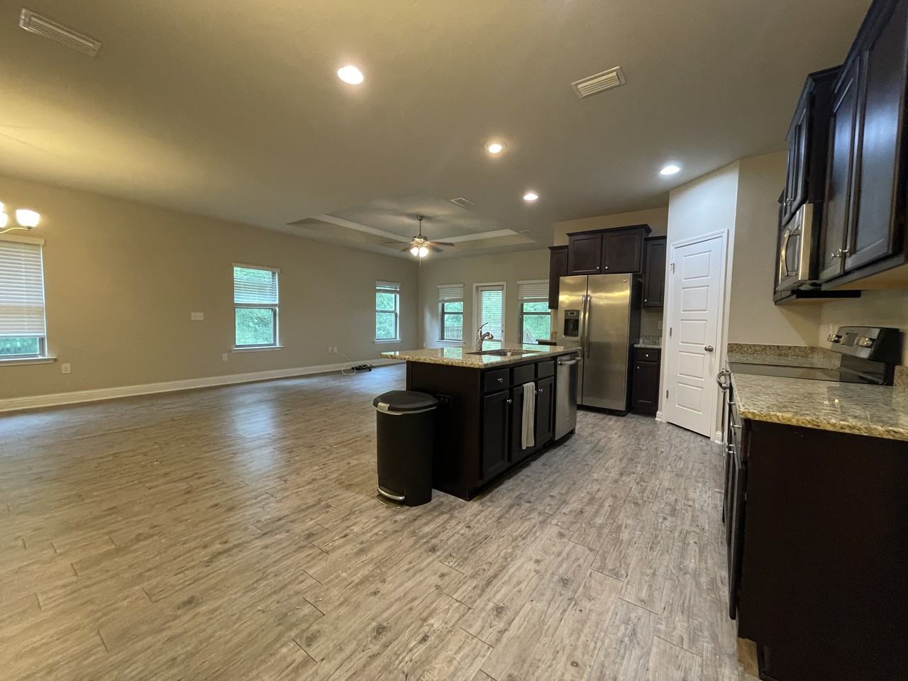 31849 Calder Ct - Photo 3 of 13