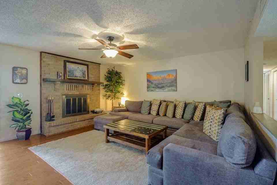 82 11th St - Photo 4 of 15