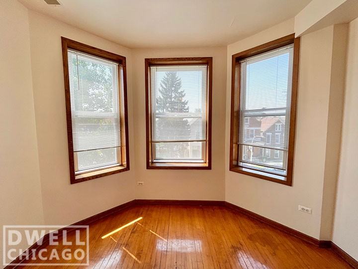 1620 W 38th St #2F - Photo 3 of 13