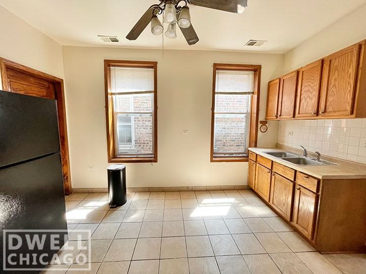 1620 W 38th St #2F - Photo 5 of 13