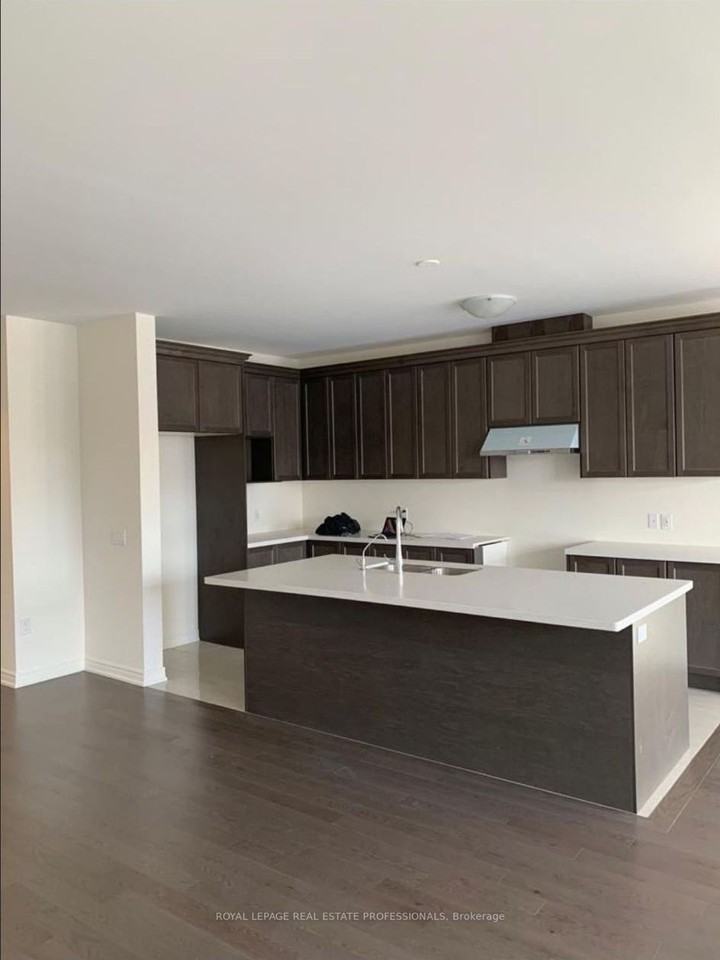 102 Forest Edge Crescent - Photo 2 of 7