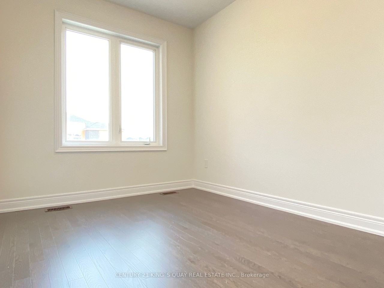 102 Forest Edge Crescent - Photo 3 of 7