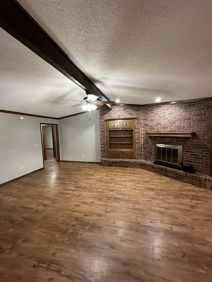 5317 Northwest 110th Street - Photo 3 of 23