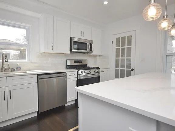 232 Governors Ave #NA - Photo 3 of 9