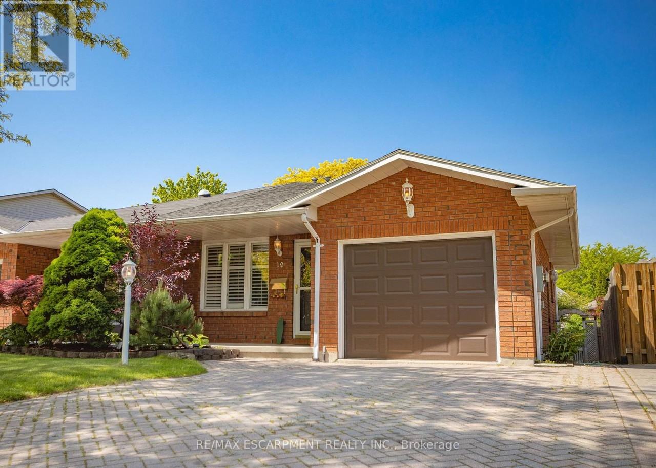 19 Heritage Court - Photo 2 of 9