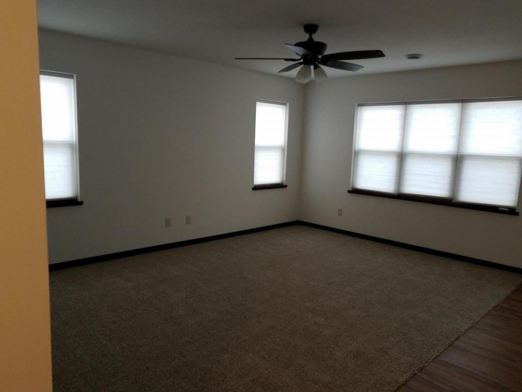 746 Prospect Dr - Photo 4 of 5