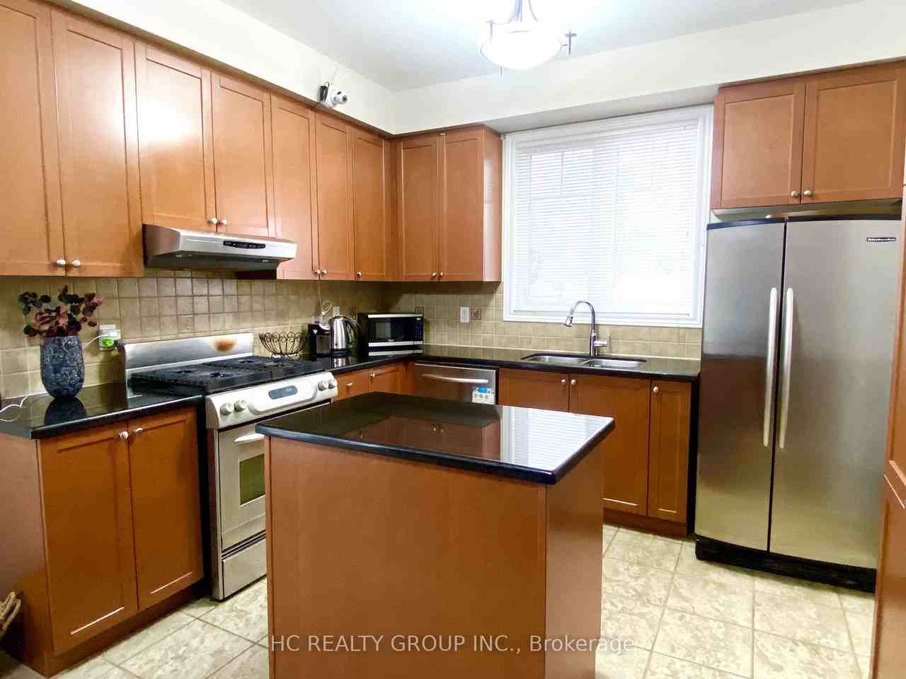 128 Aikenhead Avenue - Photo 3 of 8