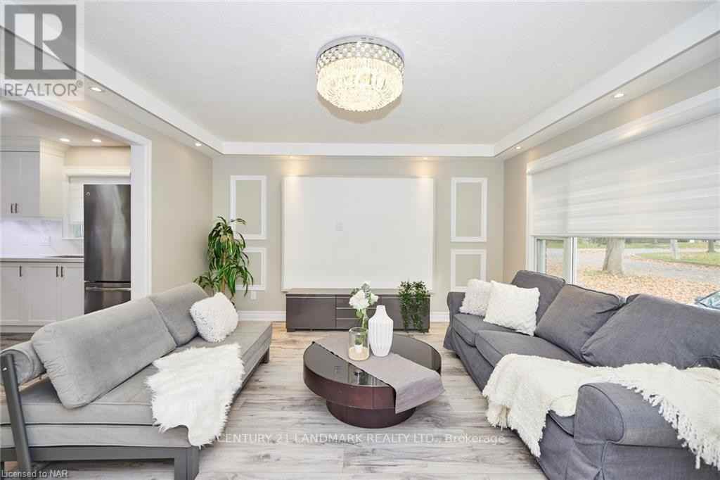 45 Chestnut Street West - Photo 3 of 11