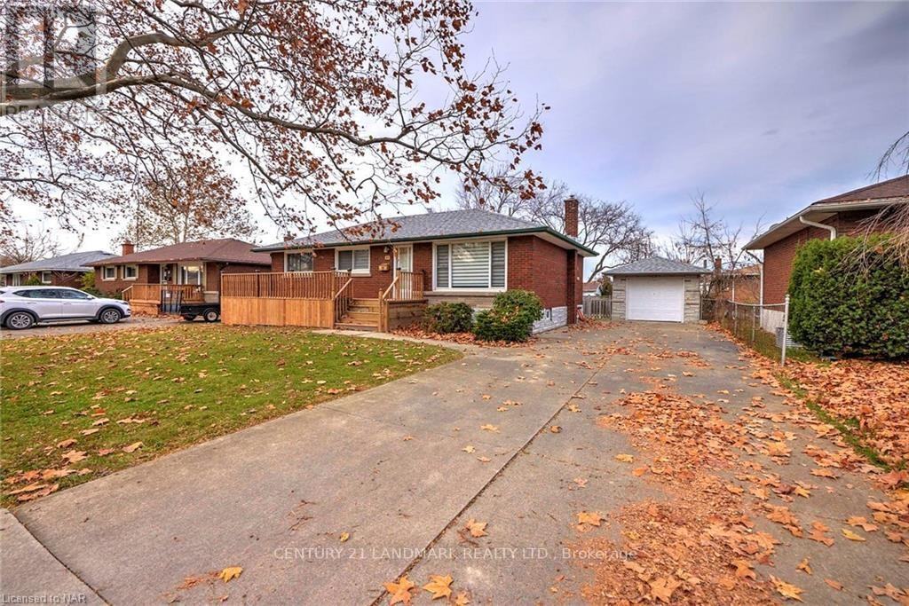 45 Chestnut Street West - Photo 2 of 11