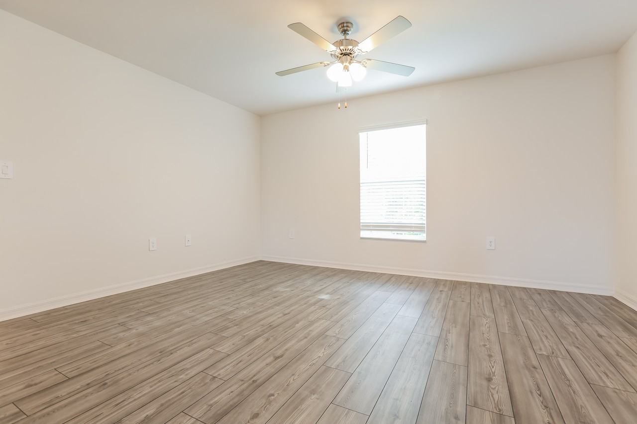 5725 5725 Centro Ave - Photo 3 of 17