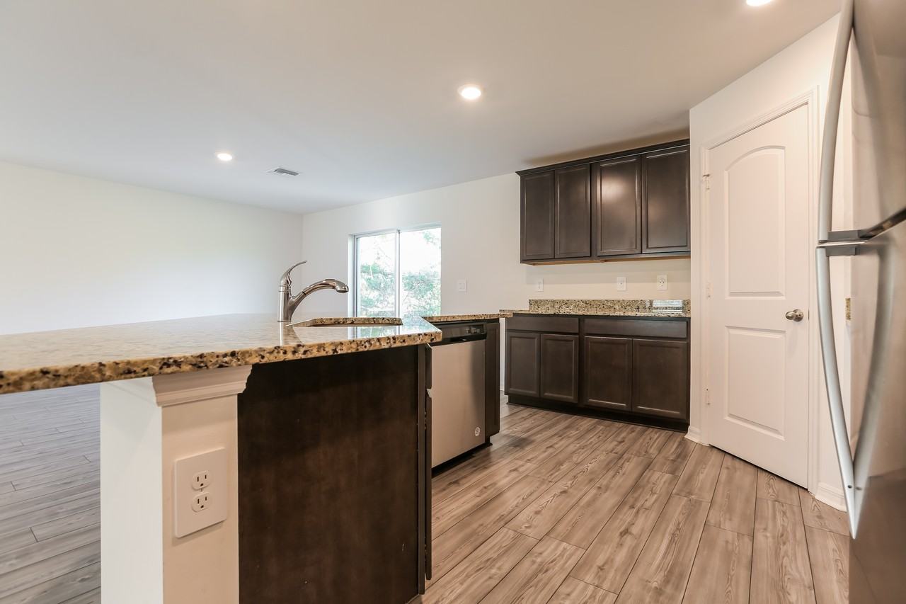 5725 5725 Centro Ave - Photo 7 of 17