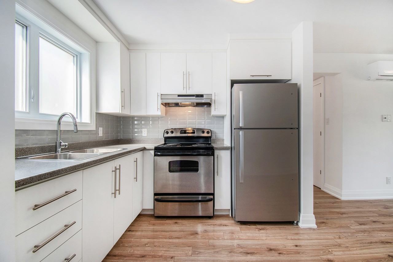 344 Tillbury Ave - Photo 2 of 11