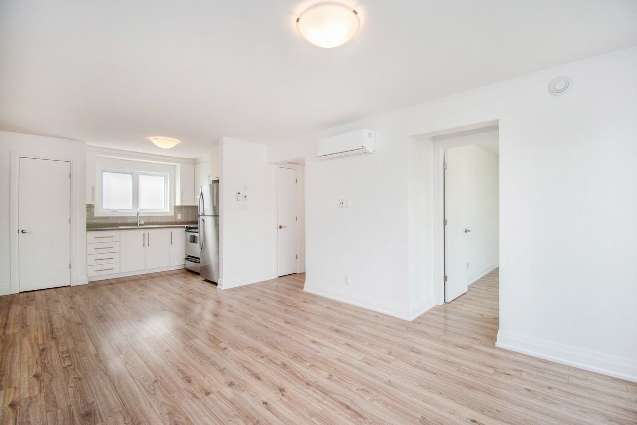 344 Tillbury Ave - Photo 3 of 11