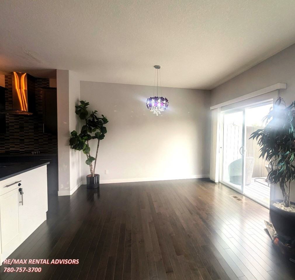 6306 167a Avenue NW - Photo 5 of 22