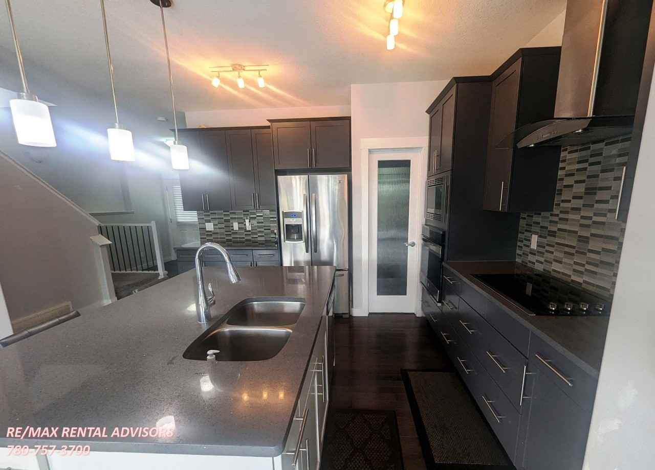 6306 167a Avenue NW - Photo 3 of 22