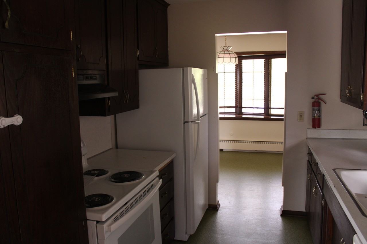 1754 Ford Pkwy #NA - Photo 2 of 14