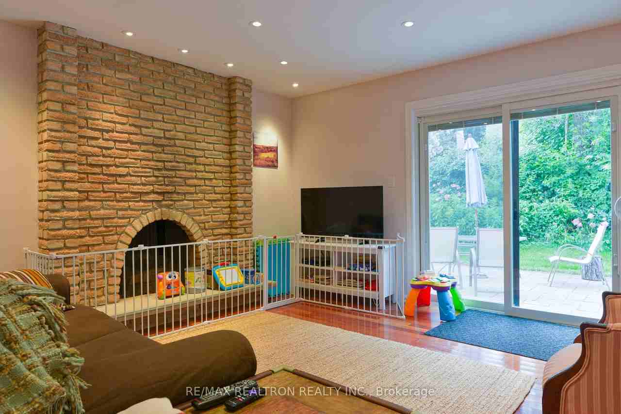 17 Leacock Crescent ## - Photo 2 of 6