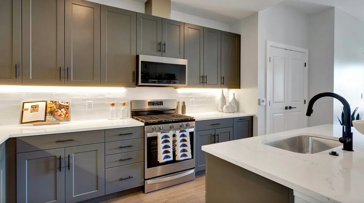 1435 19th Street #332 - Photo 2 of 15