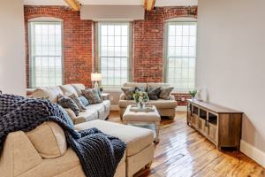 featured image of 25 Canal St