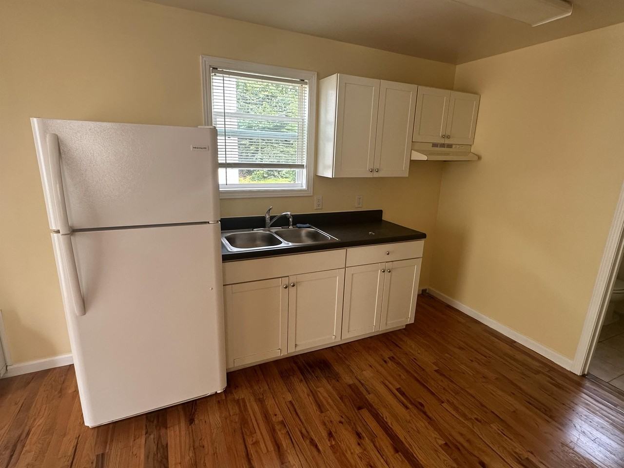 316 Virginia Ave #316 - Photo 3 of 4