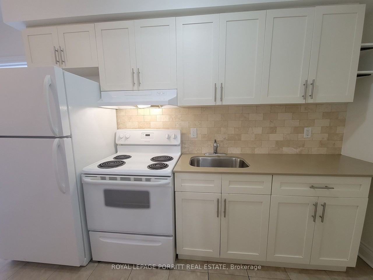 3511 Lake Shore Boulevard West #5 - Photo 3 of 7