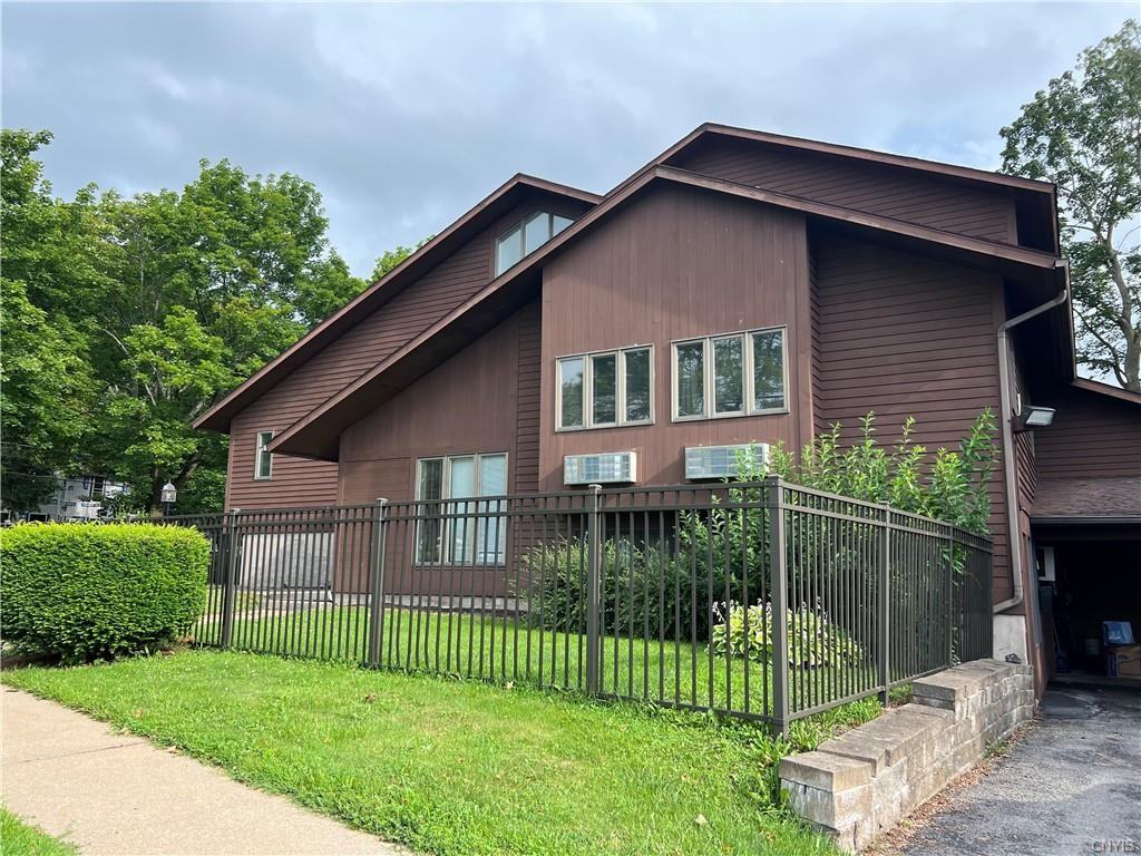 329 N Peterboro St - Photo 2 of 20