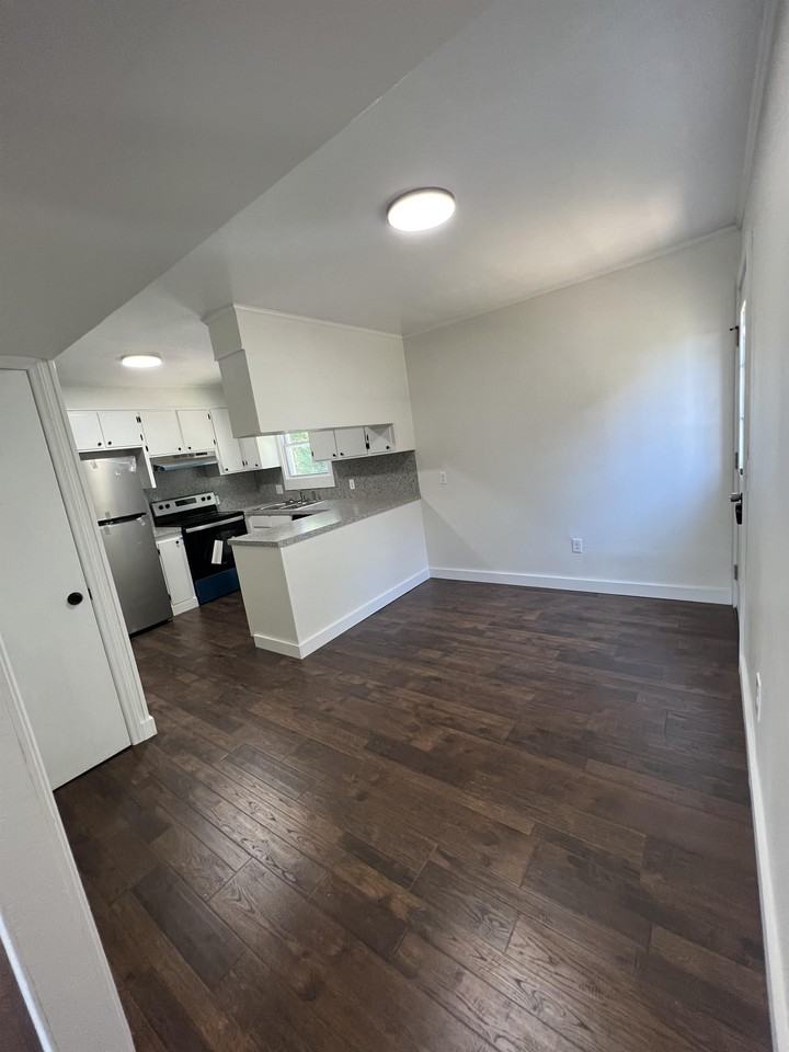 175 Bell Court Dr #9 - Photo 3 of 10