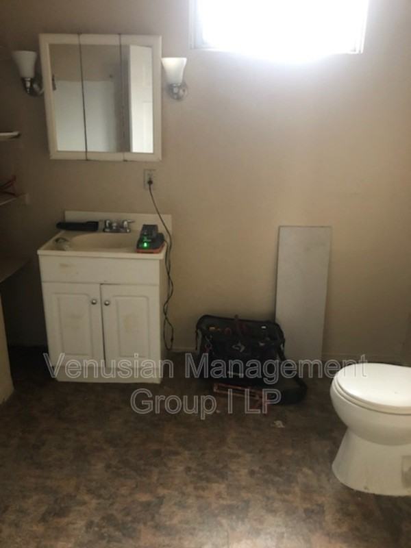 408 Johnston Ave - Photo 3 of 4