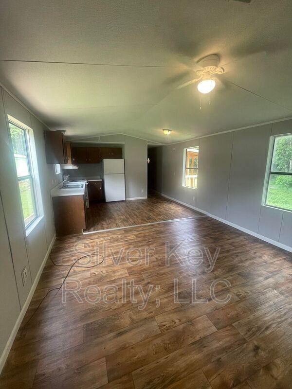 1019 S Jackson St #10 - Photo 3 of 10
