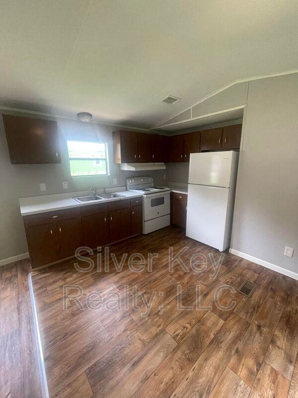 1019 S Jackson St #10 - Photo 5 of 10