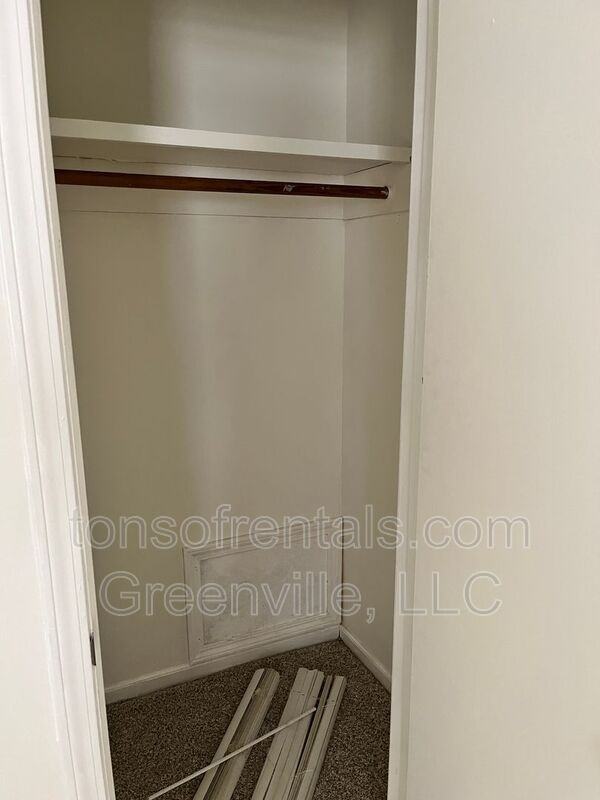 13 Melissa Ct #C - Photo 7 of 9