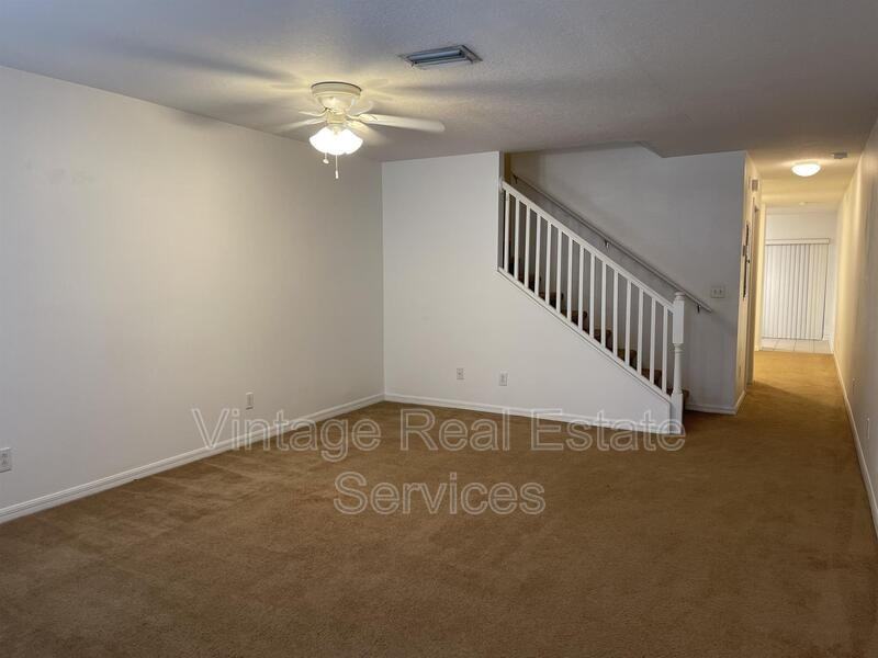 10806 Brickside Ct - Photo 5 of 19