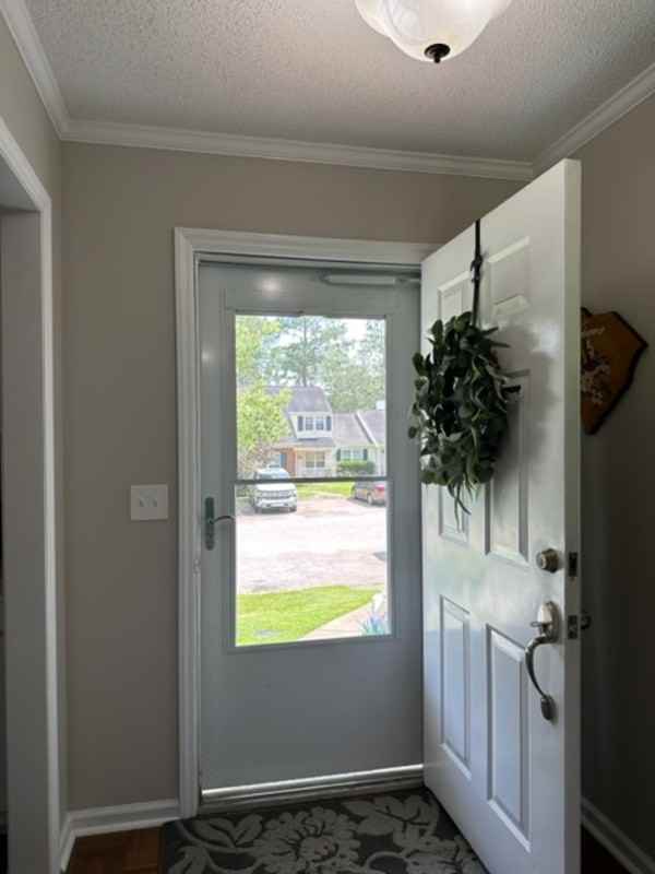 93 N Lake Pointe Dr - Photo 2 of 31