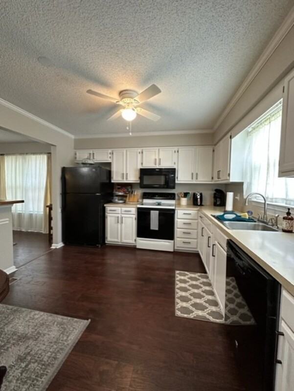 93 N Lake Pointe Dr - Photo 3 of 31