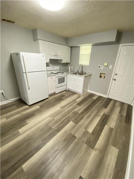 4909 Meding Street - Photo 4 of 7