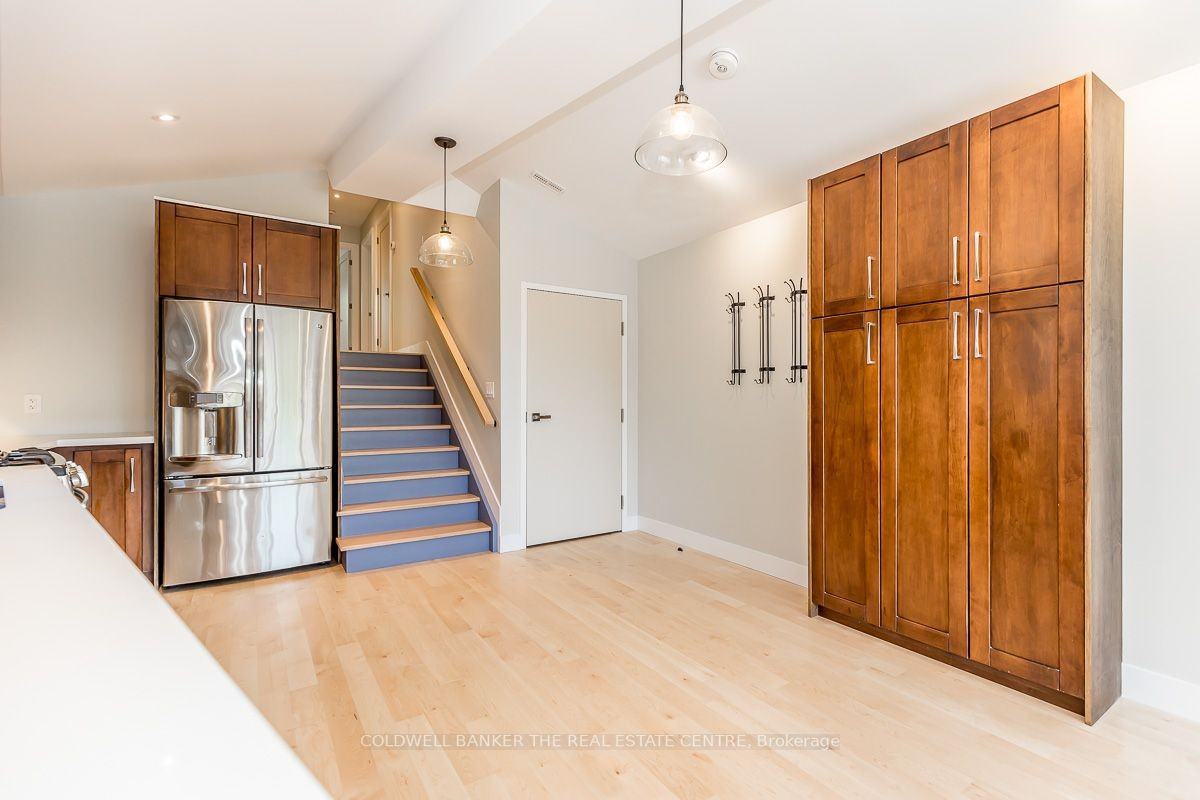 44 Fairhill Crescent #2 - Photo 3 of 21