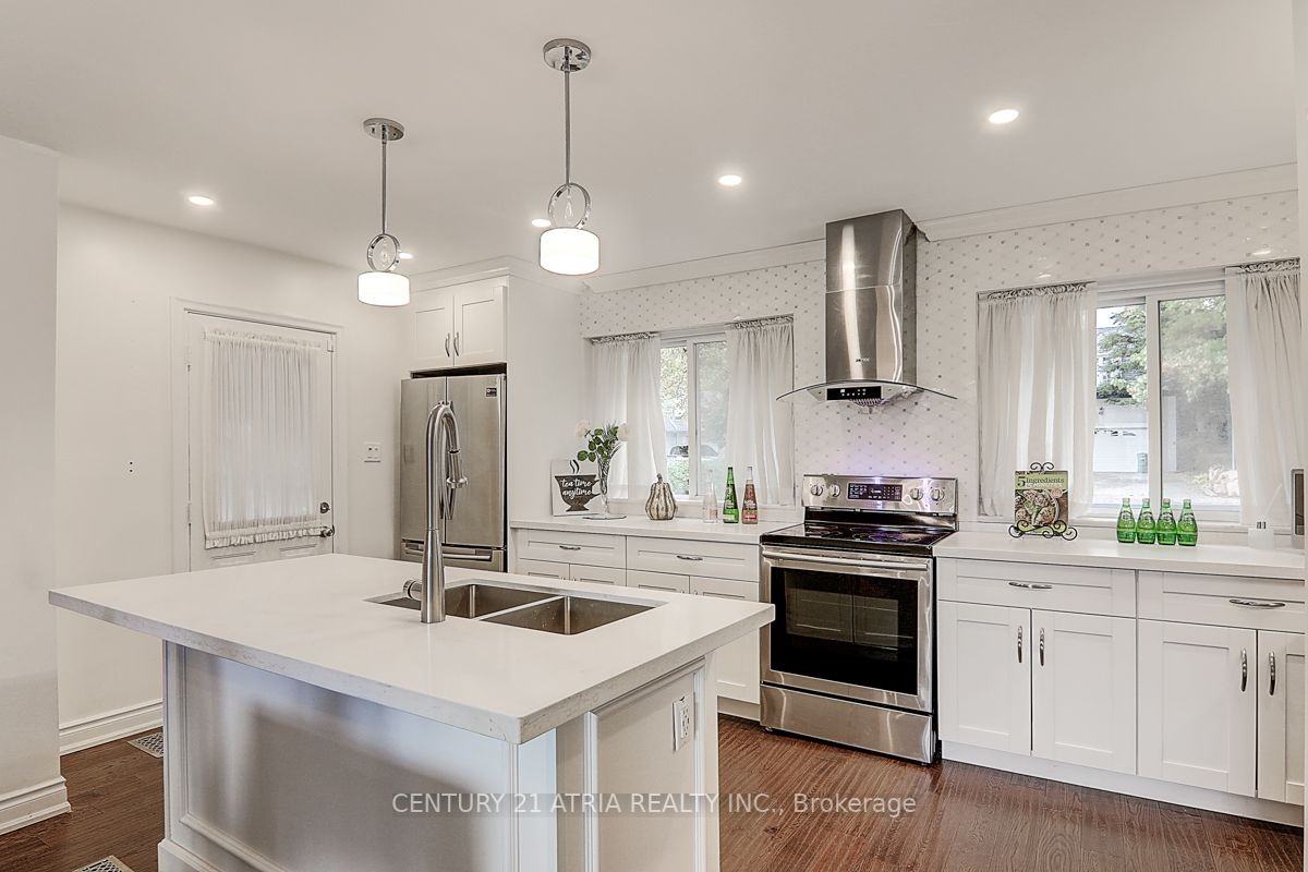 535 Blythwood Road - Photo 3 of 27