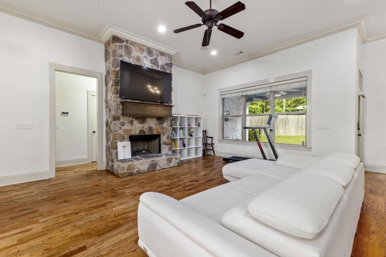 1896 Blue Creek Ln #NA - Photo 3 of 21