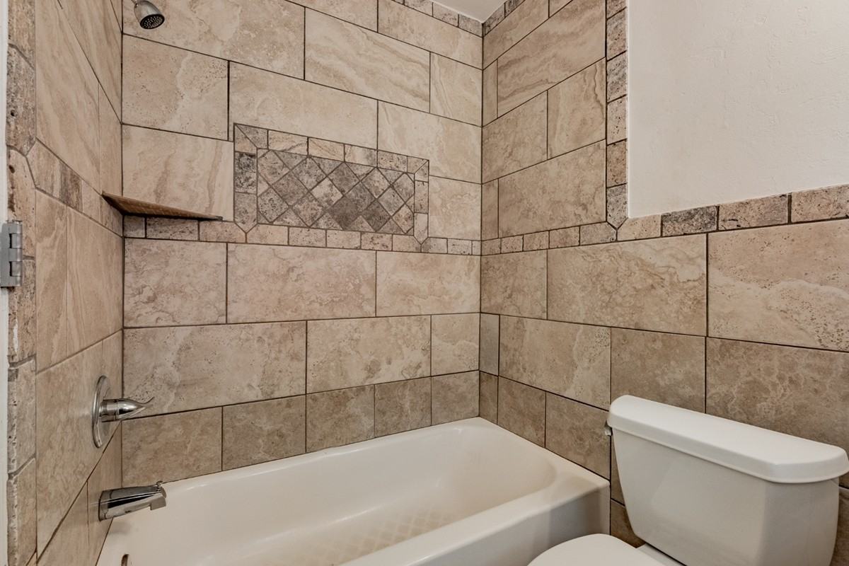 319 E Edwards St #1 - Photo 7 of 7