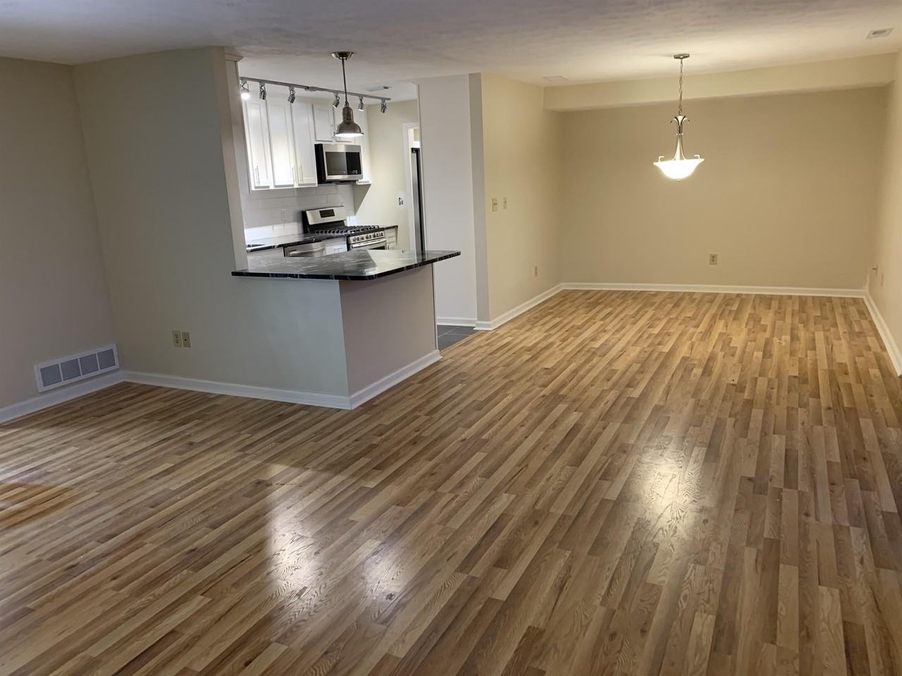 7209 Beacon Hill Dr #7209 - Photo 5 of 38