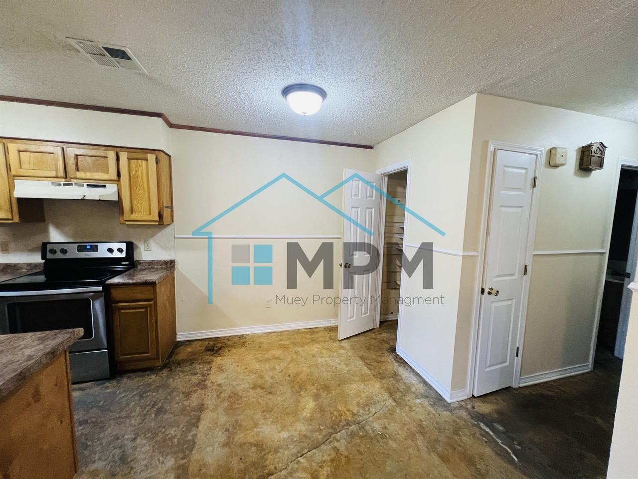 304 Woodale Dr #B - Photo 3 of 12