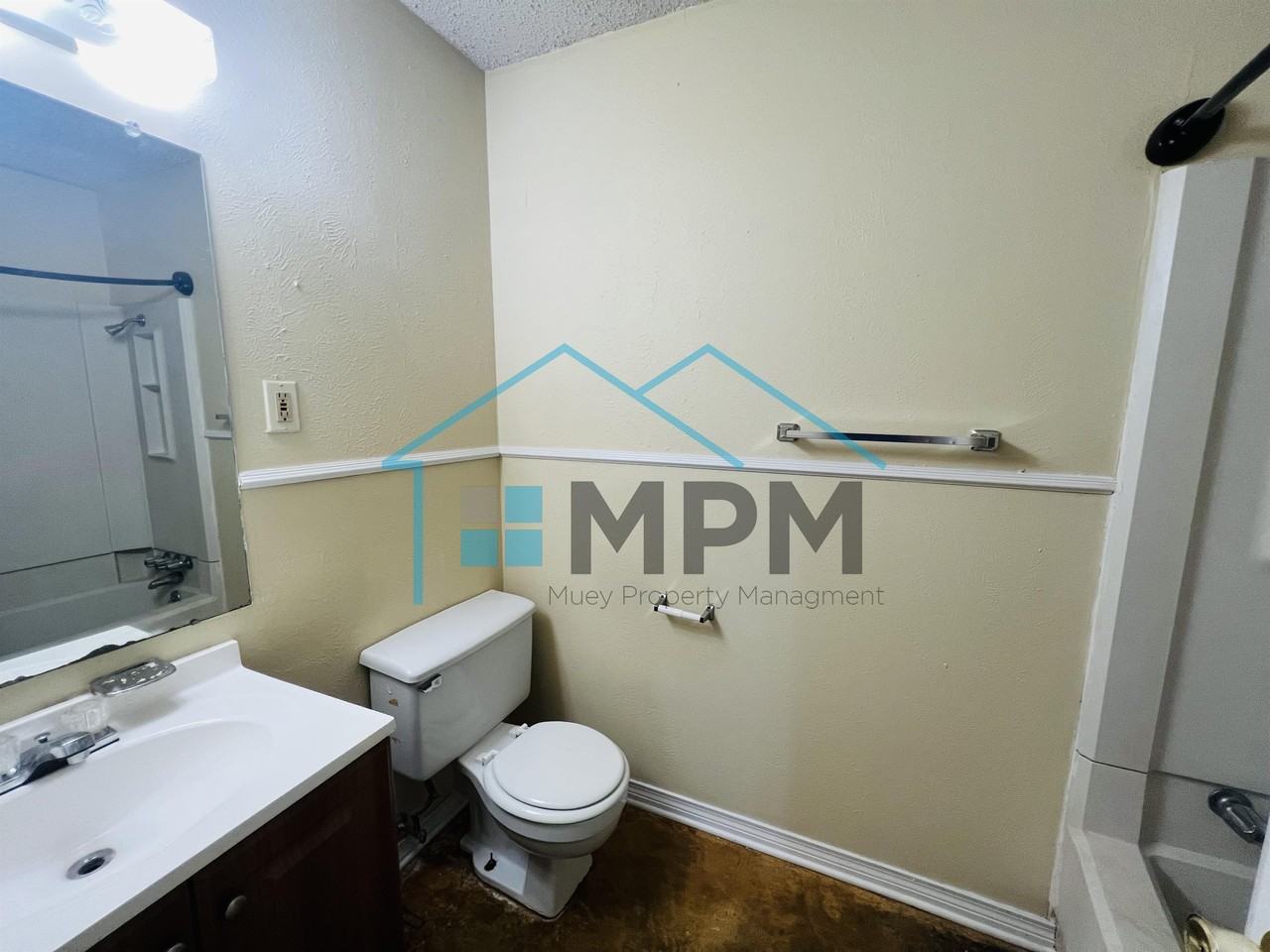 304 Woodale Dr #B - Photo 7 of 12