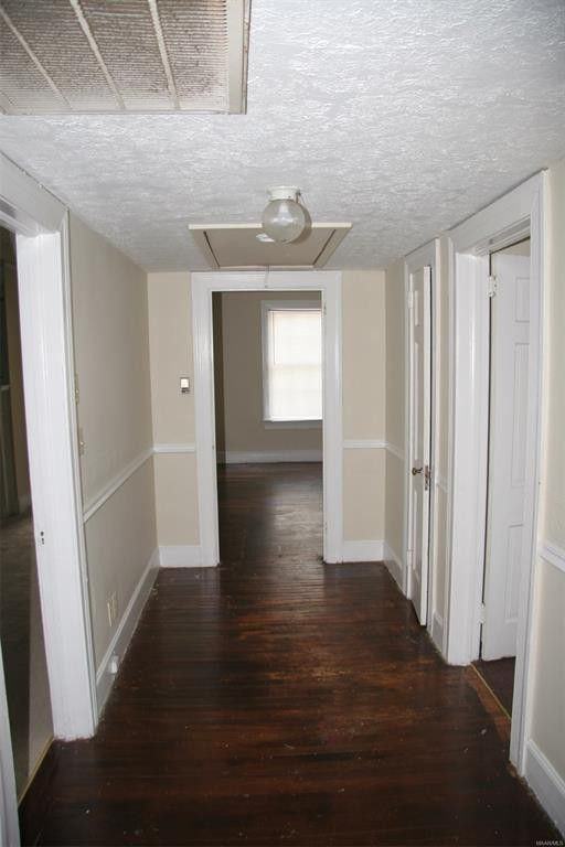 2726 Windsor Ave #1 - Photo 3 of 34