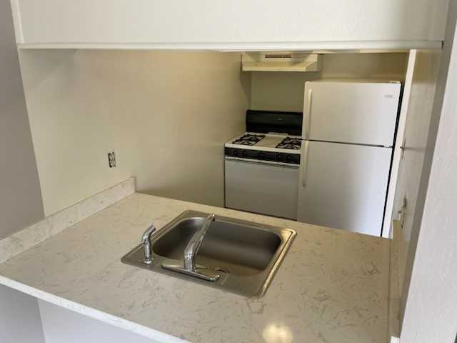 8 South East Street #8 - Photo 3 of 11