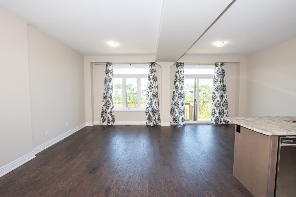 76 Manhattan Crt - Photo 3 of 40