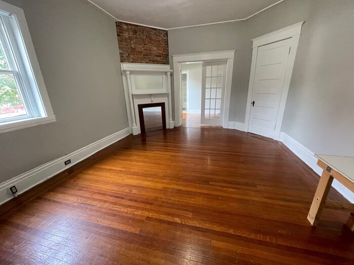 1503 S 4th St #1R - Photo 2 of 9