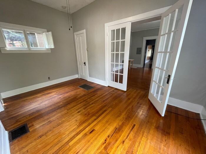 1503 S 4th St #1R - Photo 3 of 9