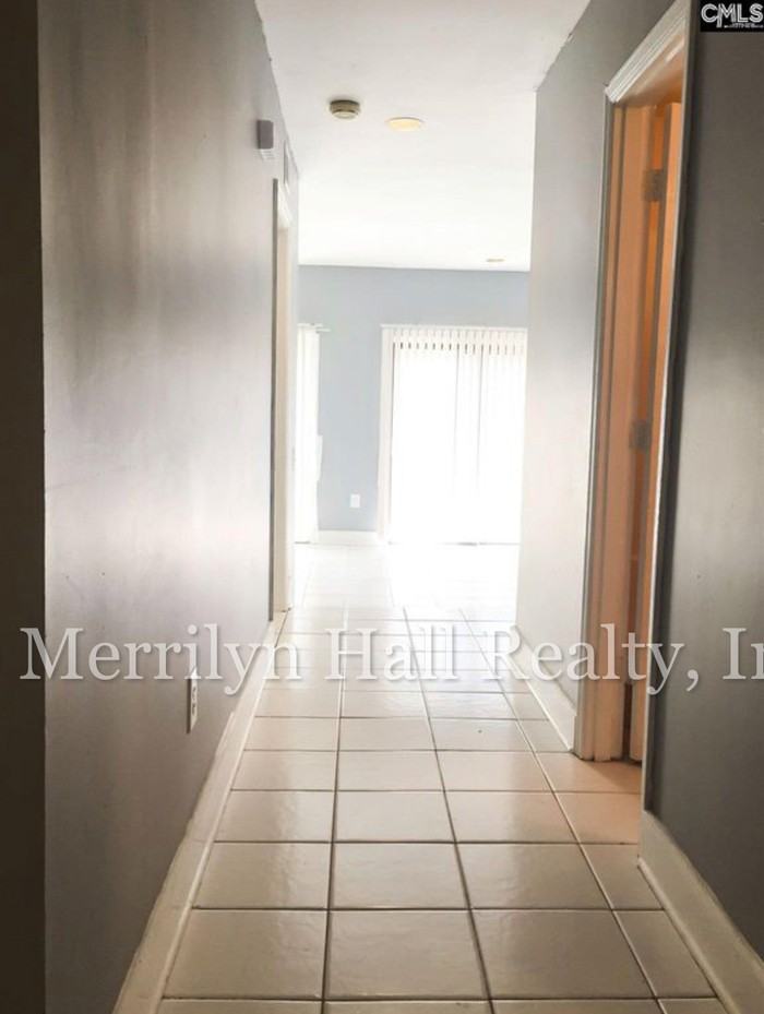 109 Lionsgate Dr - Photo 3 of 26